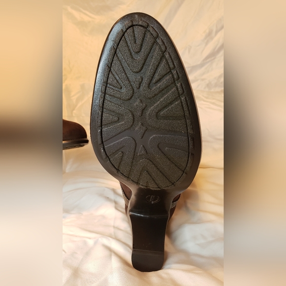 Suede boots - Picture 3 of 4